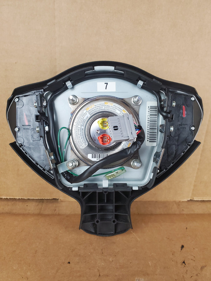 2009 2010 2011 2012 2013 Infiniti FX35 FX37 FX50 Driver Side Steering Wheel Airbag 