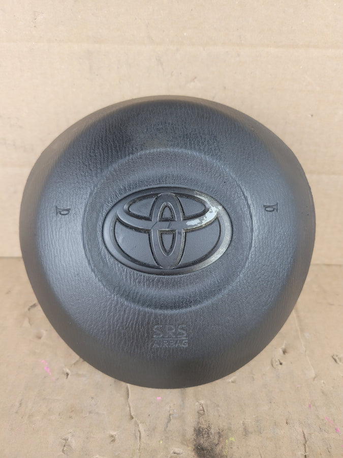2017 2018 Toyota Yaris IA Driver Steering Wheel Airbag